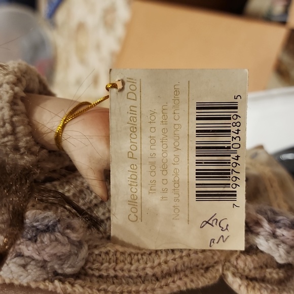 Dolls - Picture 3 of 6